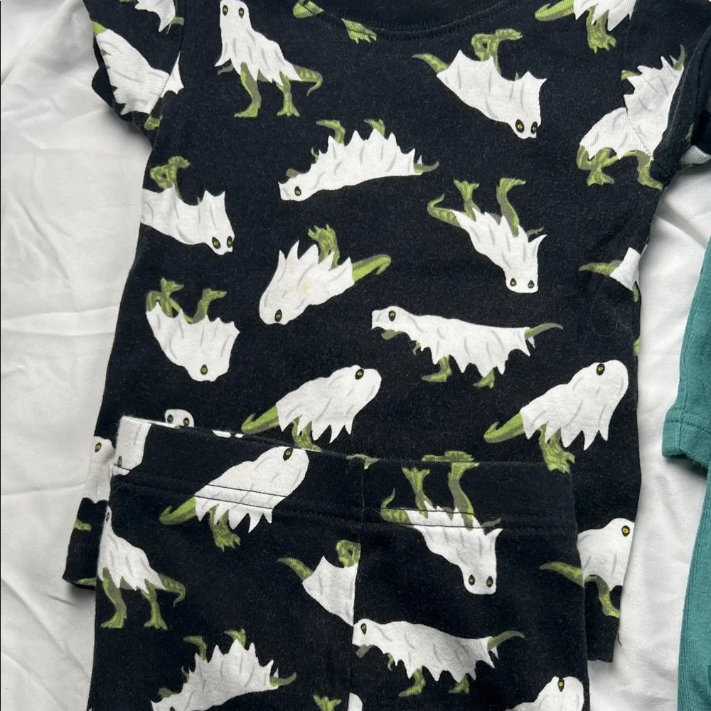 6 Kids One-Piece Pajama Set - Avocado Gray, Navy Sleep Monster &‎ Black Skeleton
